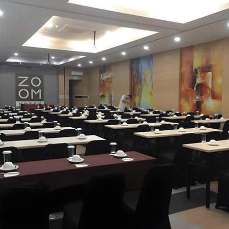 Zoom Dharmahusada Hotel Surabaya Ngoại thất bức ảnh