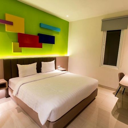 Zoom Dharmahusada Hotel Surabaya Ngoại thất bức ảnh