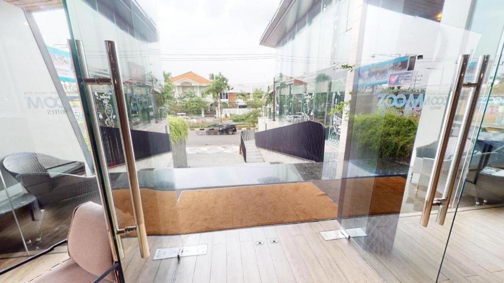 Zoom Dharmahusada Hotel Surabaya Ngoại thất bức ảnh