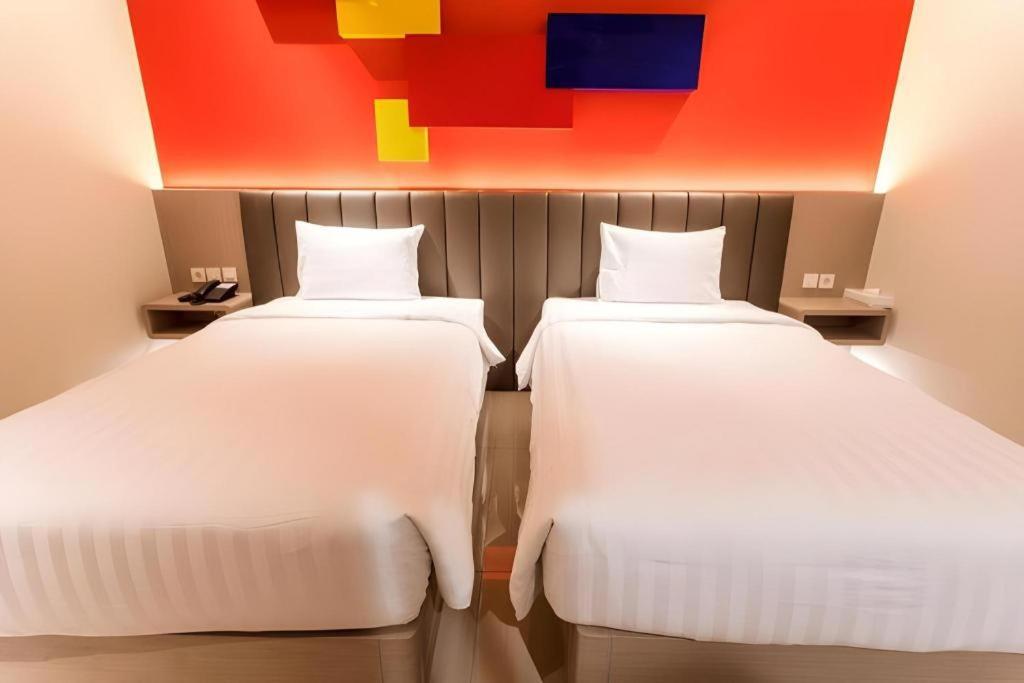 Zoom Dharmahusada Hotel Surabaya Ngoại thất bức ảnh