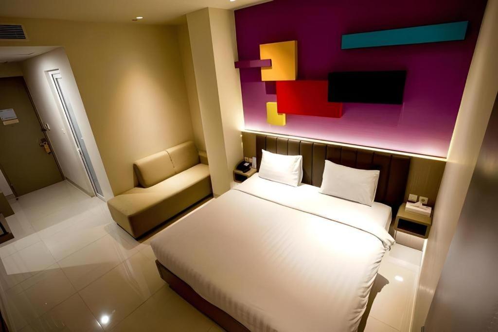 Zoom Dharmahusada Hotel Surabaya Ngoại thất bức ảnh