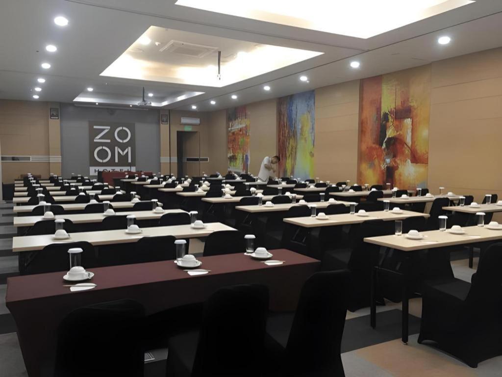 Zoom Dharmahusada Hotel Surabaya Ngoại thất bức ảnh