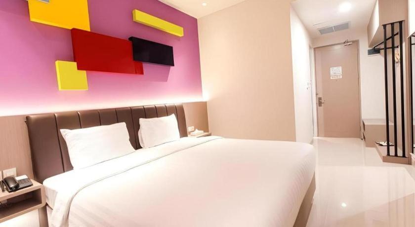 Zoom Dharmahusada Hotel Surabaya Ngoại thất bức ảnh