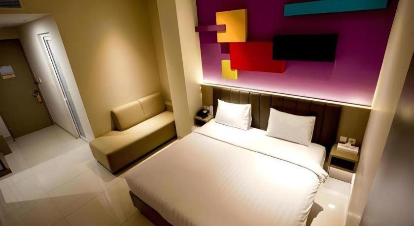 Zoom Dharmahusada Hotel Surabaya Ngoại thất bức ảnh